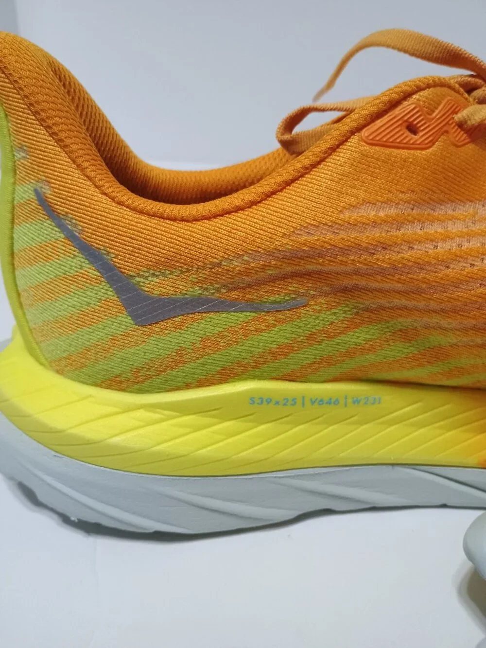 HOKA ONE ONE Mafate Speed 2 Trail Running Shoes Men’s 14 Orange Yellow - Picture 8 of 9
